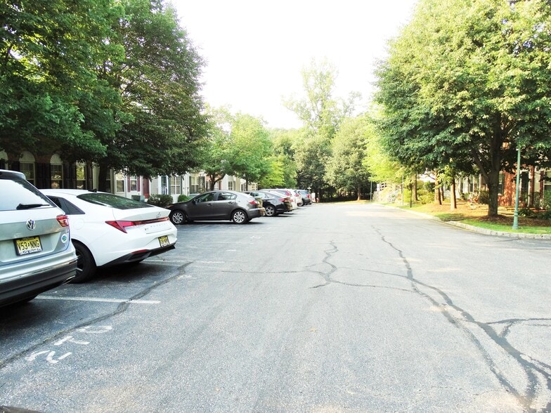 street - 2269 Nash Ct