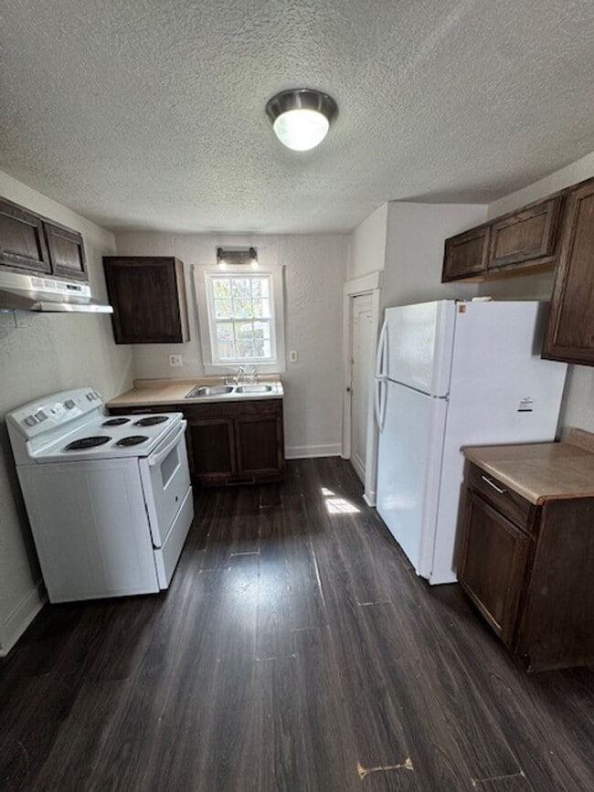 Building Photo - 1516 Bayer Ave