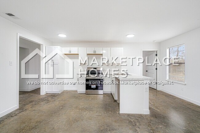 Building Photo - 1367 Chadwick Cir