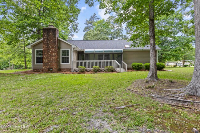Building Photo - 439 Candlewood Dr