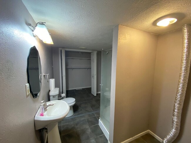 Building Photo - AVAILABLE NOW: GORGEOUS TOWNHOME $2,000/Month