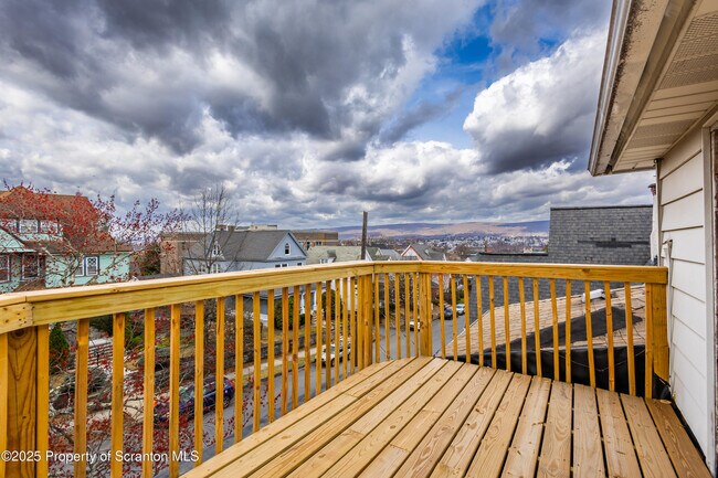 Building Photo - 601 Clay Ave