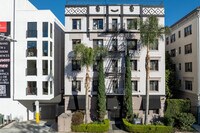 Building Photo - Cherokee Apts... Spacious Apartments in the Heart of Hollywood! CALL NOW!