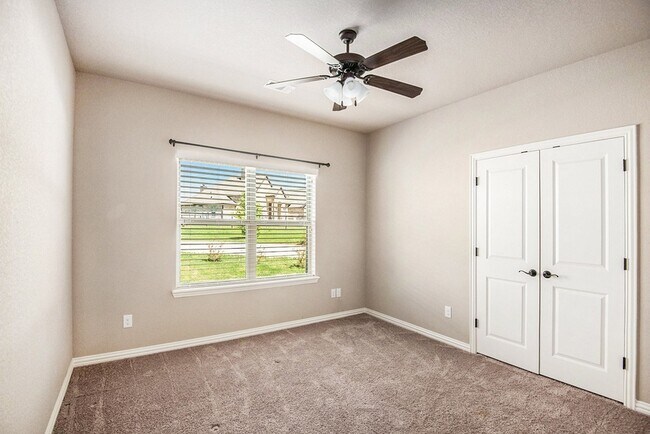 Building Photo - 136 Flying Diamond Dr