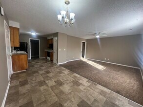 Building Photo - 3864 NORTHEAST DRIVE UNIT C CLARKSVILLE, TN 37042