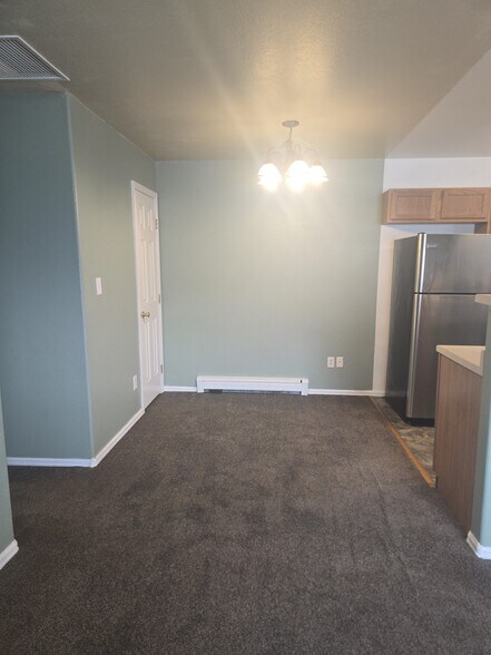 Building Photo - 395 Sunnyside Ct