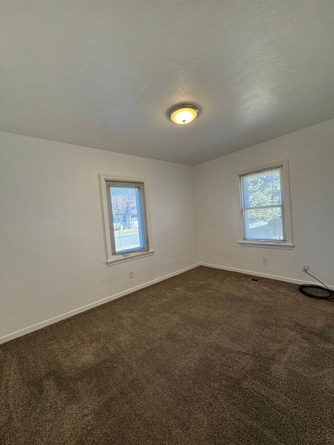 Building Photo - Charming, Updated Home in the Heart of Sparks – Clean, Comfortable & Move-In Ready!