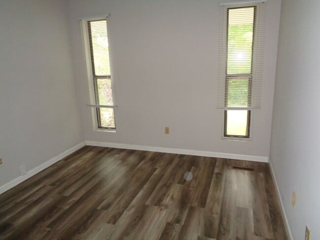 Building Photo - Heather Hills-Townhouse For Rent