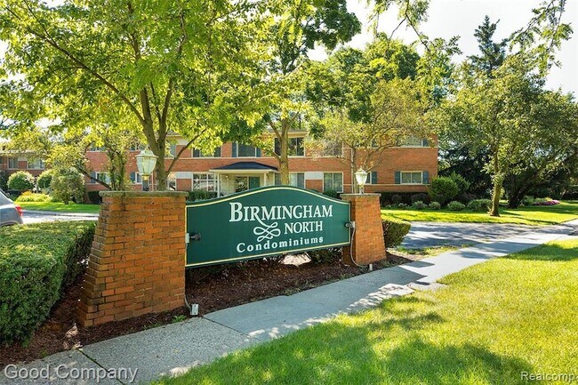 Building Photo - 946 N Adams Rd