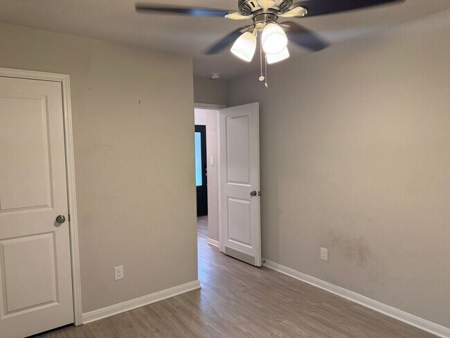 Building Photo - 12702 Mirecourt Wy
