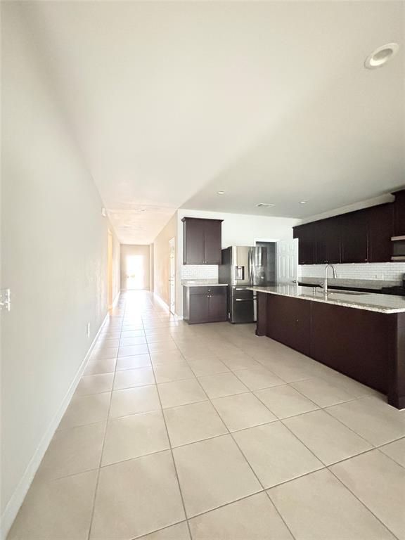 Building Photo - 10921 Zoeller Dr