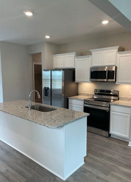 Building Photo - 737 Rex Dr