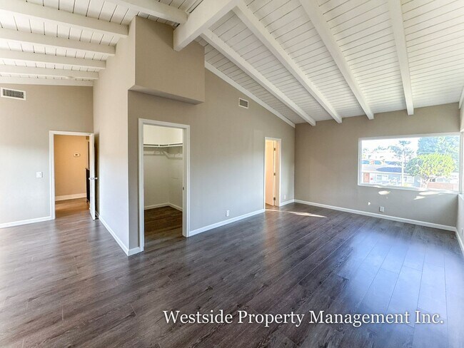 Building Photo - 8100 W 83rd St