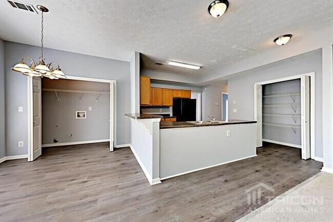 Building Photo - 910 Hounds Ridge Ct