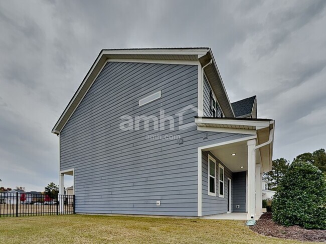 Building Photo - 4934 Trayton Ave