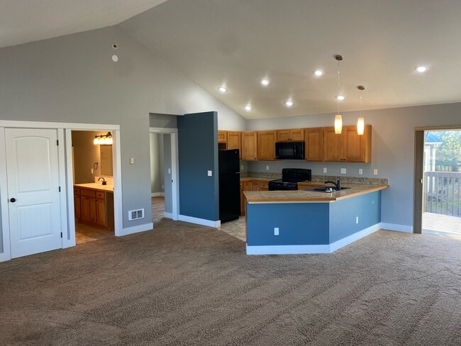 Building Photo - 451 Skylark St SW