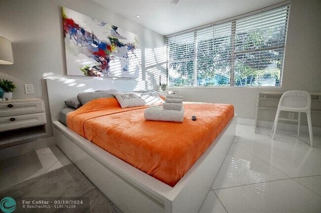 Building Photo - 327 Lancaster St