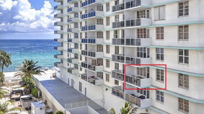 Building Photo - 3725 S Ocean Dr