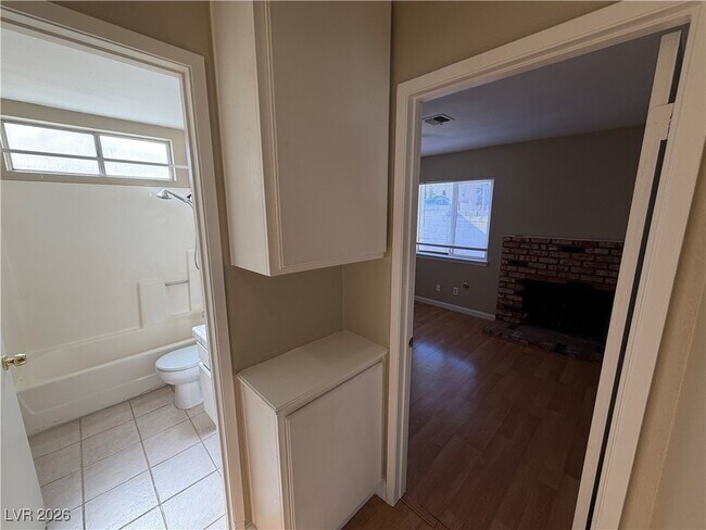 Building Photo - 1912 Harvest Dr