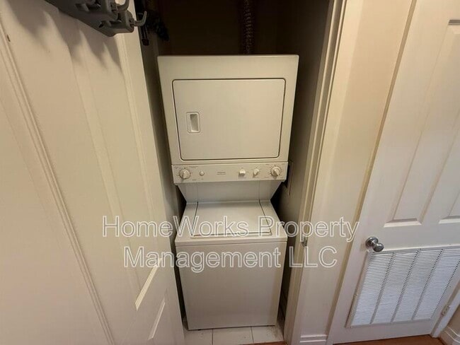 Building Photo - 414 Water St