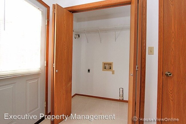 Building Photo - 1413 Brookshire Rd