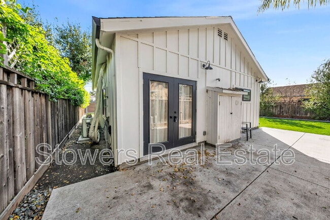 Building Photo - 21747 Orange Ave