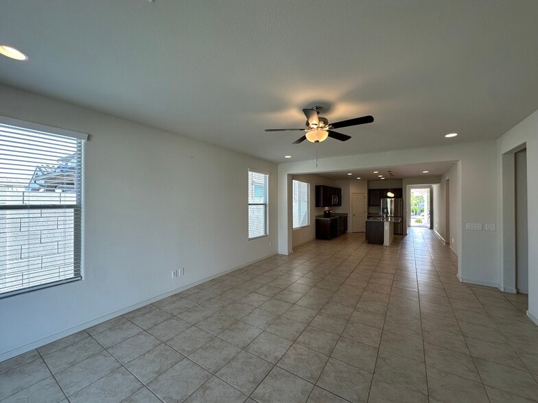 Building Photo - 5708 N 88th Ave