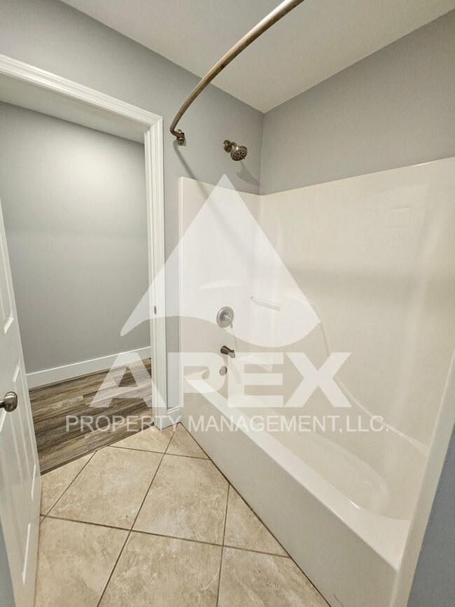 Building Photo - 3411/3413 Harvey Drive