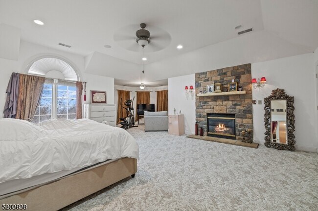 Building Photo - 326 Rock Ridge Ct