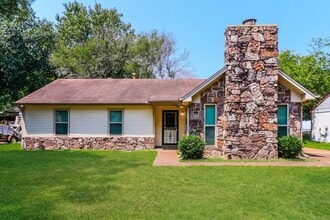 Building Photo - 5829 Lake Port Dr