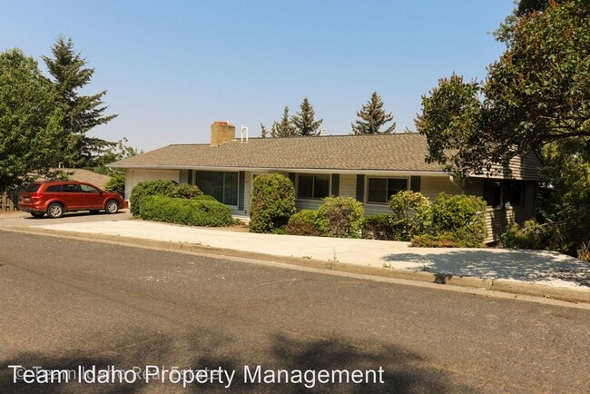 Building Photo - 7 br, 4 bath House - 1310 NE Williams