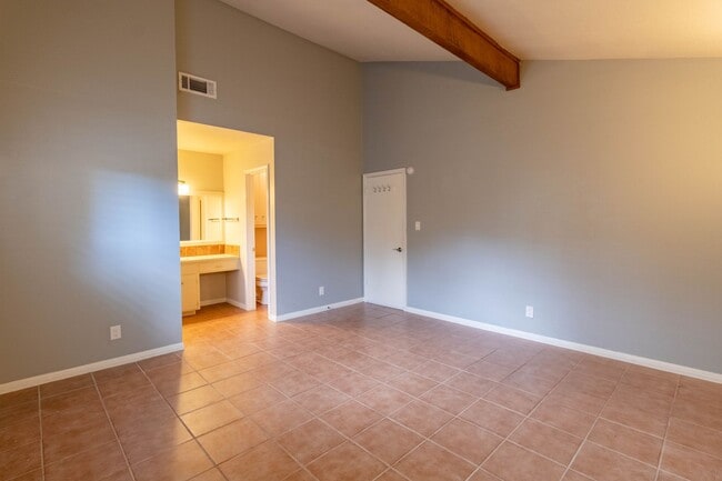 Building Photo - Charming 3 bed 2 bath Home in NW Austin!