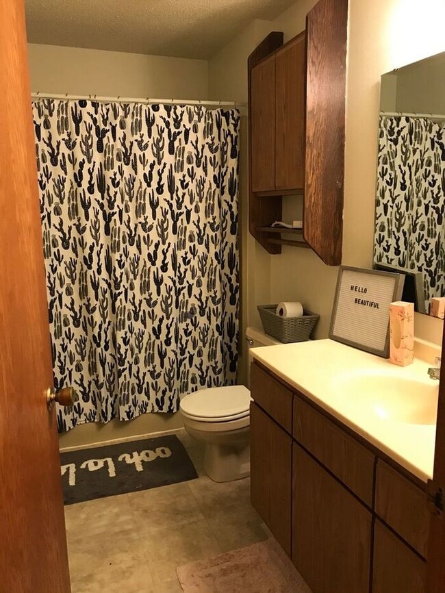 Building Photo - $1,575 | 3 Bedroom, 2 Bathroom Condo | Cat Friendly | Available for August 1st, 2026 Move In!