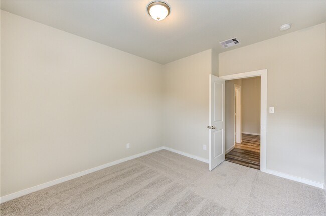 Building Photo - 6219 Lost Rdg Ln