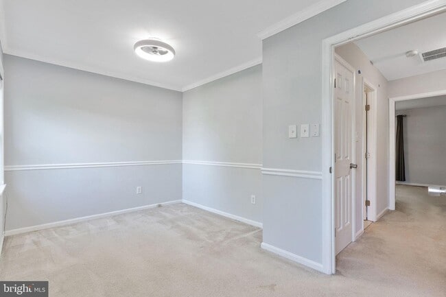 Building Photo - 2035 S Glebe Rd