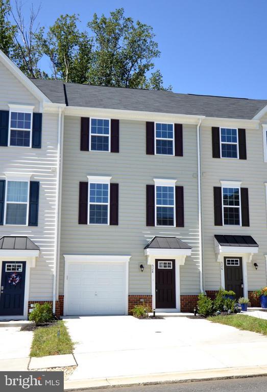 Primary Photo - 528 Landing Dr