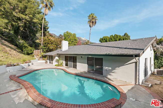 Building Photo - 6441 Tahoe Dr