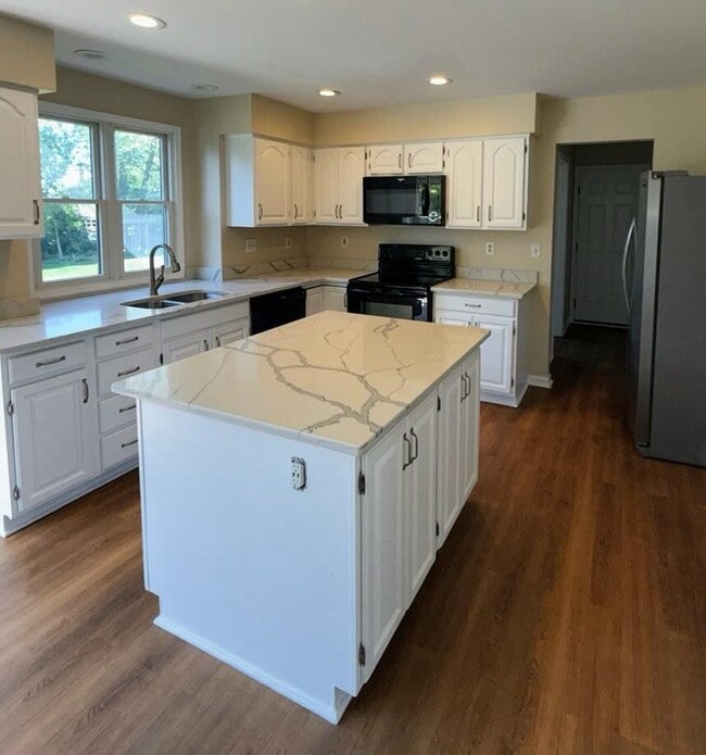 Building Photo - 917 Whirlaway Dr