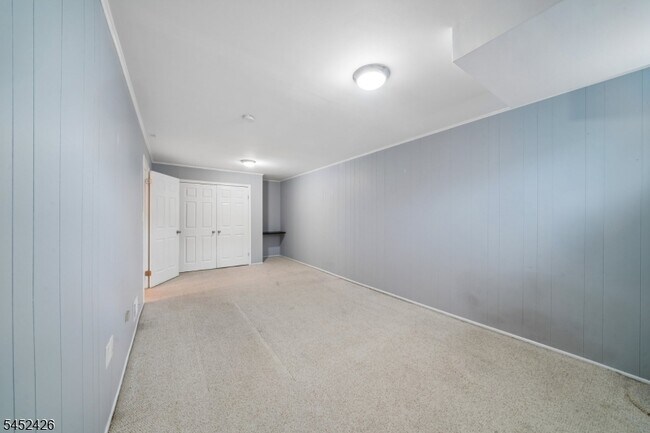Building Photo - 2 Brandywyne Dr