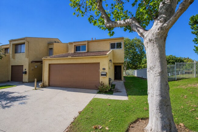 Building Photo - 4701 Carmonita Ln