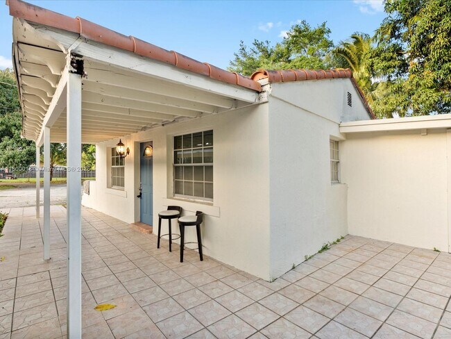 Primary Photo - 13241 NE 3rd Ct