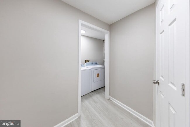 Building Photo - 344 Moseby Ct