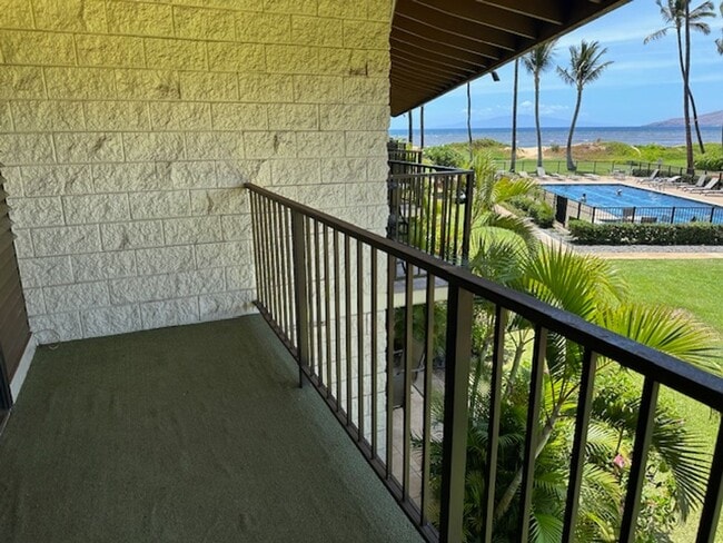 Building Photo - Beachfront Kihei Condo