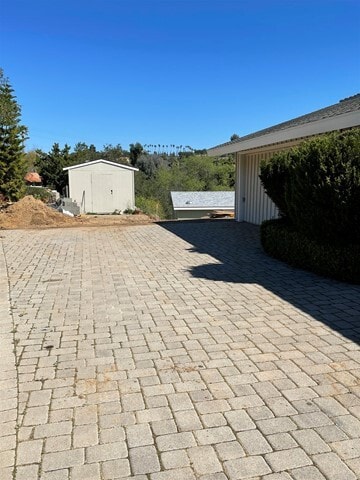 Building Photo - 3639 La Canada Rd
