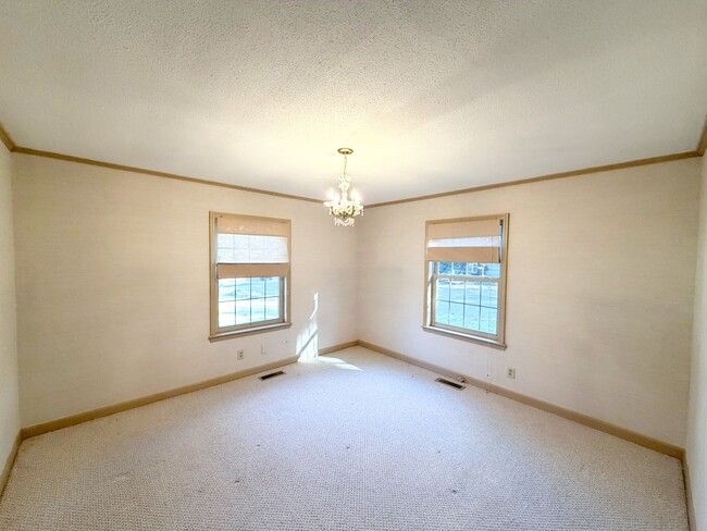 Building Photo - 222 Knox Dr