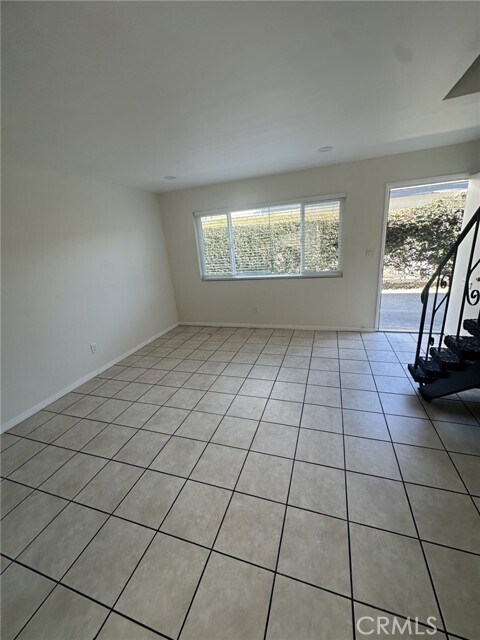 Building Photo - 9509 Los Angeles St