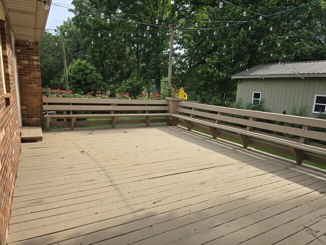 Building Photo - 4680 Forest Manor Dr
