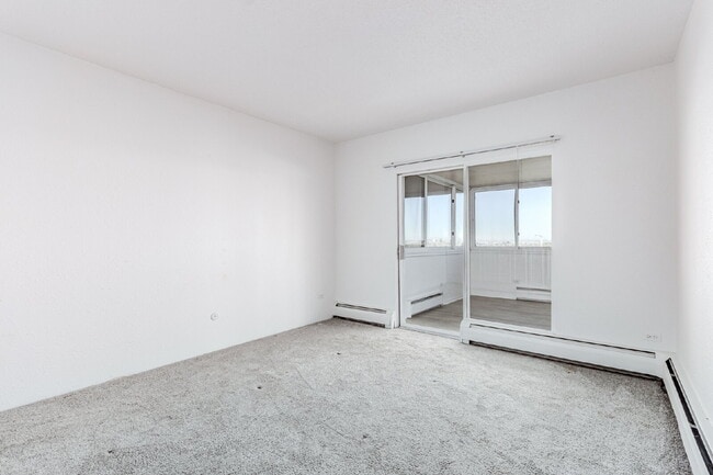 Building Photo - 3131 E Alameda Ave