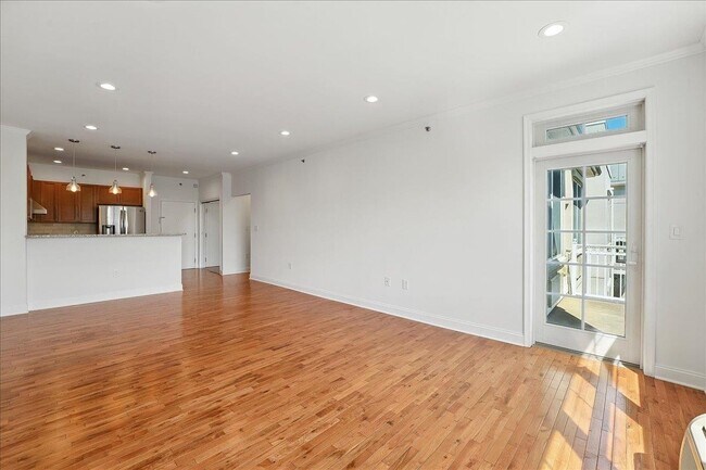 Building Photo - 15 FREEDOM Way