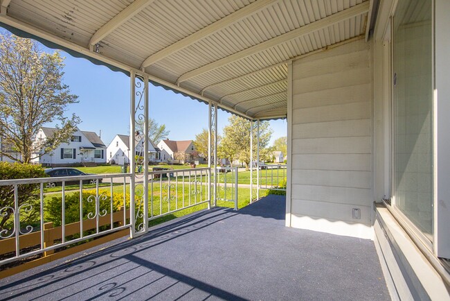 Building Photo - Charming 3 bedroom/2 bath House, Parma!